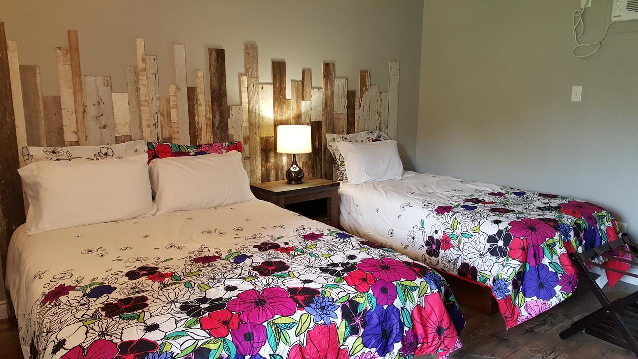 La Source Motel 2*