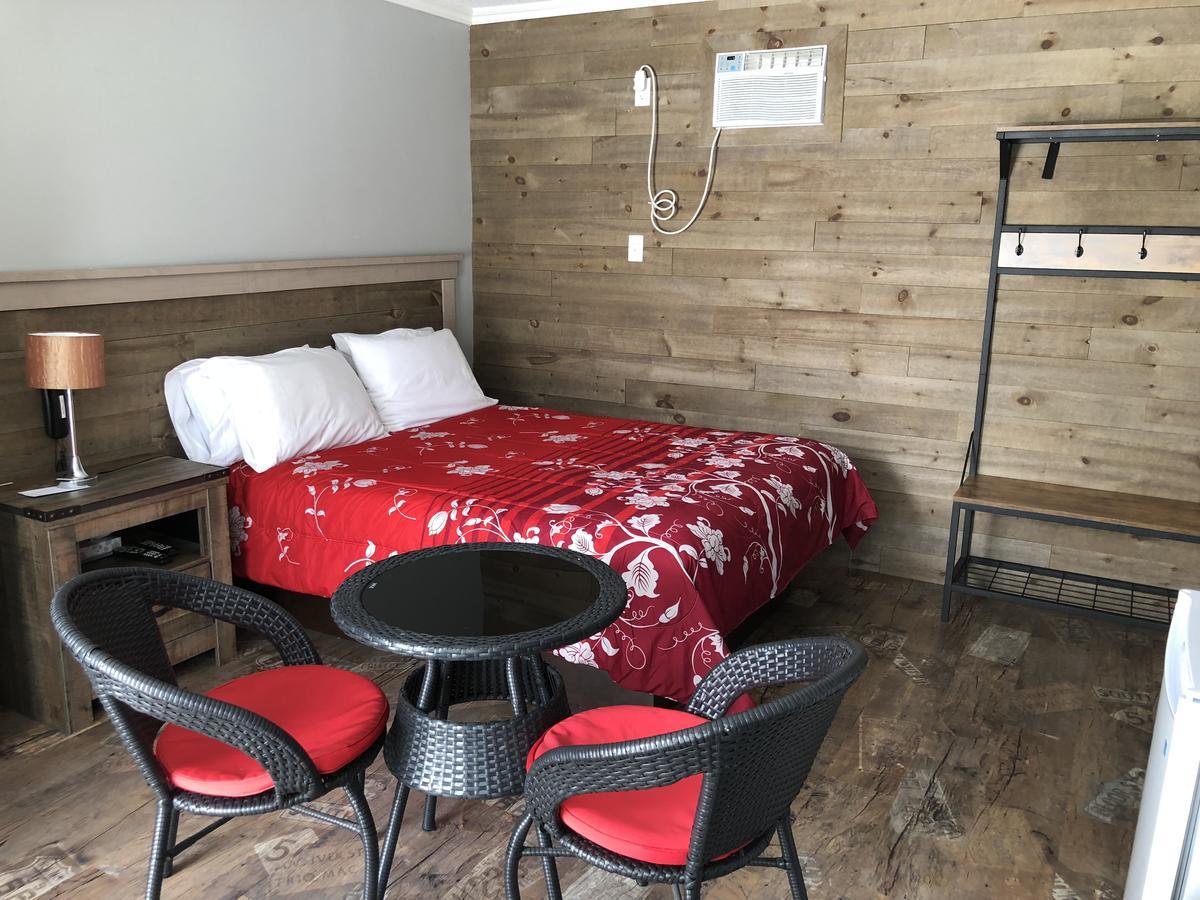 Motel La Source 2*