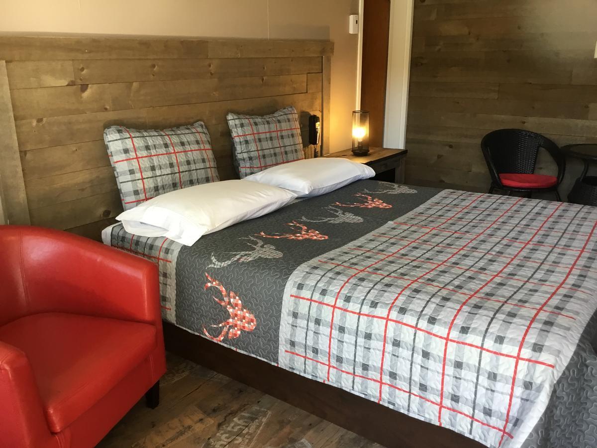 La Source Motel 2*